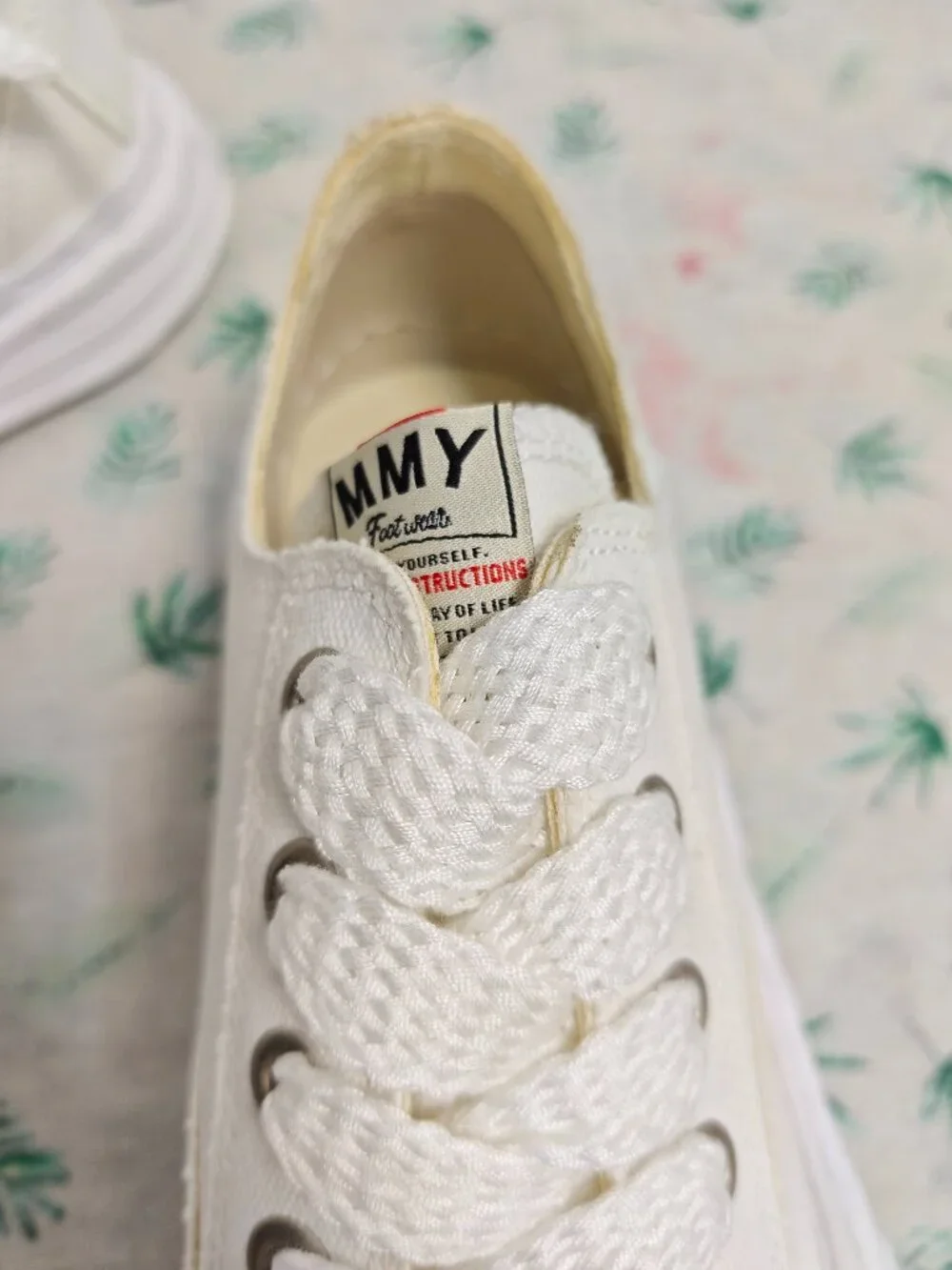 Maison Mihara Yasuhiro MMY White Canvas Low-Top Sneakers, Original Sole
